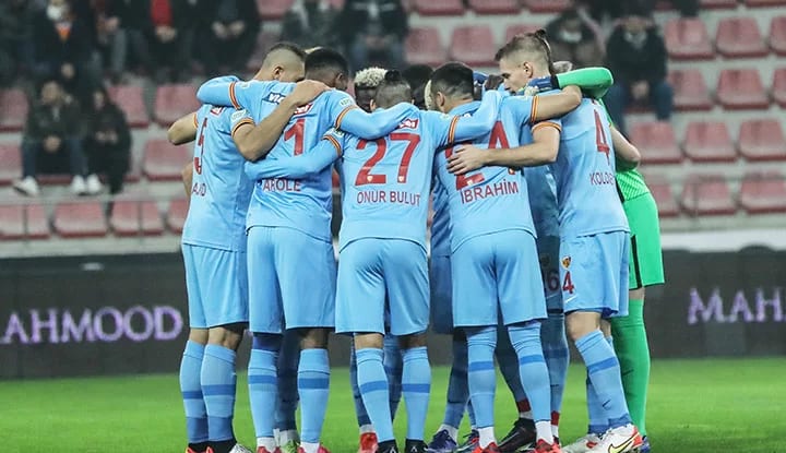 Kayserispor'da Beşiktaş'a karşı iki cezalı! Kırmızı kart gördüler!