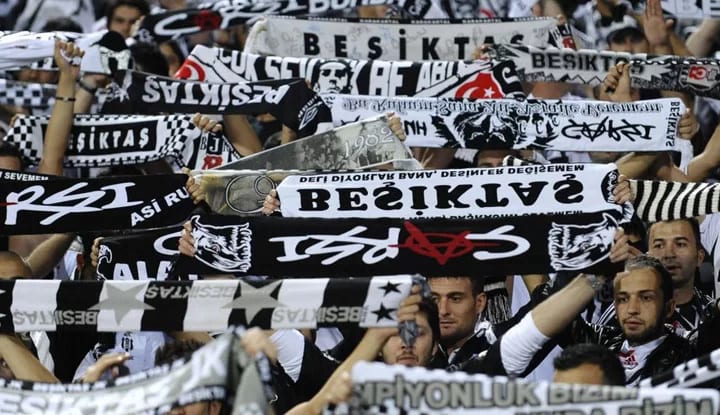 Kombinelerin satış tarihi resmen açıklandı! Vodafone Park zemini ne zaman hazır hale gelecek?
