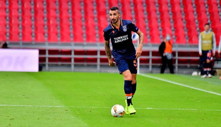 Mehmet Topal, Başakşehir'de kaldı! Resmen açıklandı