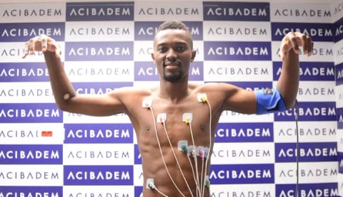 Mensah sağlık kontrolünden geçti