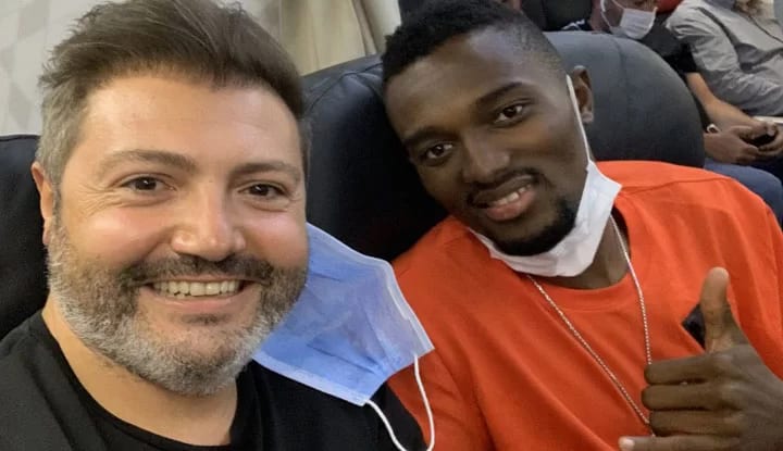 Mensah yola çıktı!