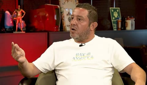 Nihat Kahveci'den Tayfur Bingöl'e sert sözler! " Ya saçlarını kestir, ya iyi topla"