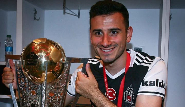 Oğuzhan Özyakup, Beşiktaş'a veda etti!