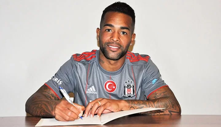 Oğuzhan Özyakup'tan Alex Teixeira'ya büyük jest