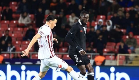Omar Colley'den kariyer rekoru!