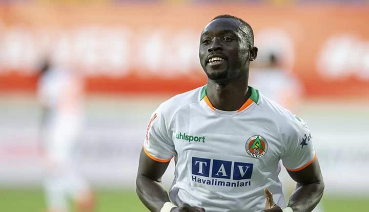 Papis Cisse, Beşiktaş'ı takibe aldı!