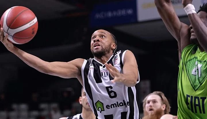 Parker Jackson-Cartwright'dan maç sonu açıklaması! "Takım olarak çok iyi mücadele ettik"