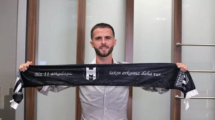 Pjanic, İspanya'da gündem oldu! Barcelona taraftarı, ikiye bölündü!