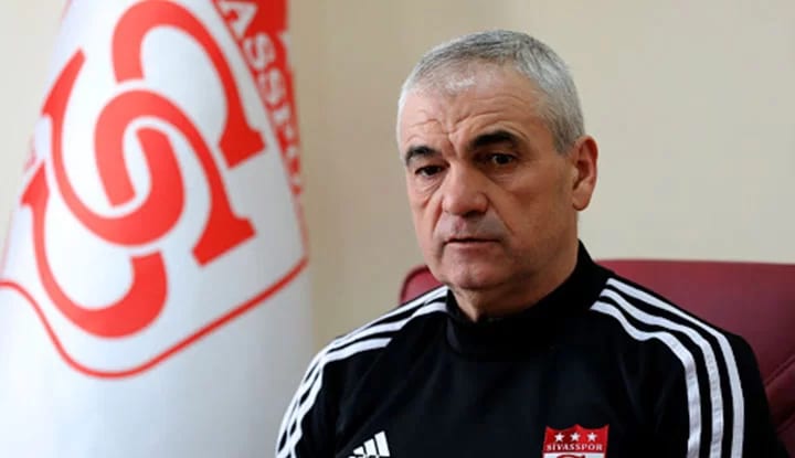 Rıza Çalımbay, Beşiktaşlı oyuncuyu canlı yayında açıkladı! "Mert Hakan'ın yerine..."