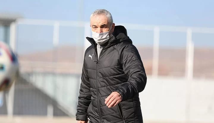 Rıza Çalımbay'dan taç pozisyonunu konuşanlara tepki!
