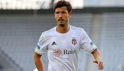 Salih Uçan, Beşiktaş'ın yeni teklifini kabul etmedi!