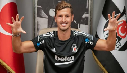 Salih Uçan, Fenerbahçe derbisini iple çekiyor!