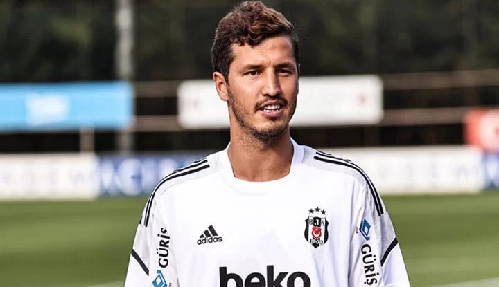 Salih Uçan Milli takıma alınmadı! Tepkiler çığ gibi büyüyor!