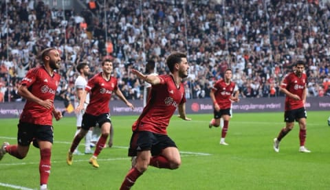 Salih Uçan'dan açıklamalar! "Saha içerisinde galibiyete ihtiyaç var"