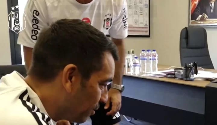 Samet Aybaba ve Giovanni van Bronckhorst’tan Milli oyunculara mesaj!