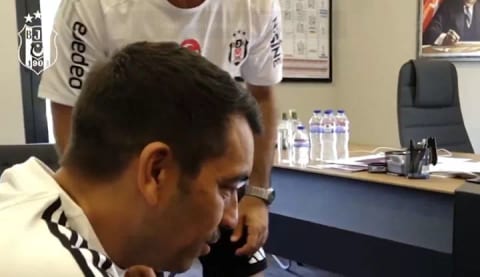 Samet Aybaba ve Giovanni van Bronckhorst’tan Milli oyunculara mesaj!