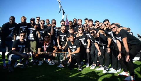 Şampiyon Beşiktaş'ın boğaz turundan çok özel görüntüler!