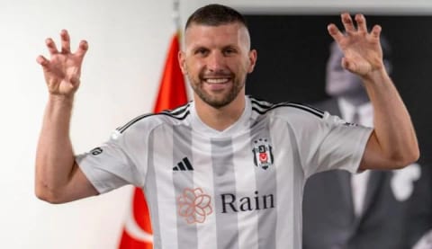 Santos yıldız oyuncunun biletini kesti!