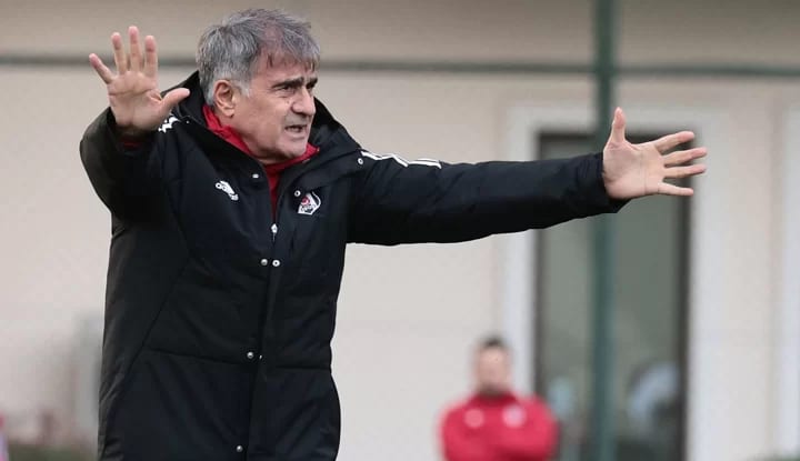 Şenol Güneş iki ismin biletini kesti!