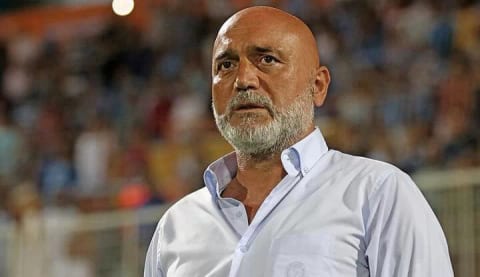 "Kulübede General gibi duruyor"