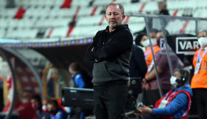 Sergen Yalçın'dan Beşiktaş açıklaması! "Serbest kalır maddesi..."