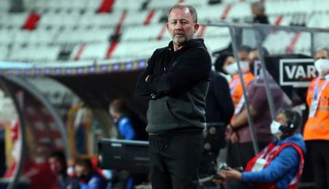 Sergen Yalçın'dan Beşiktaş açıklaması! "Serbest kalır maddesi..."