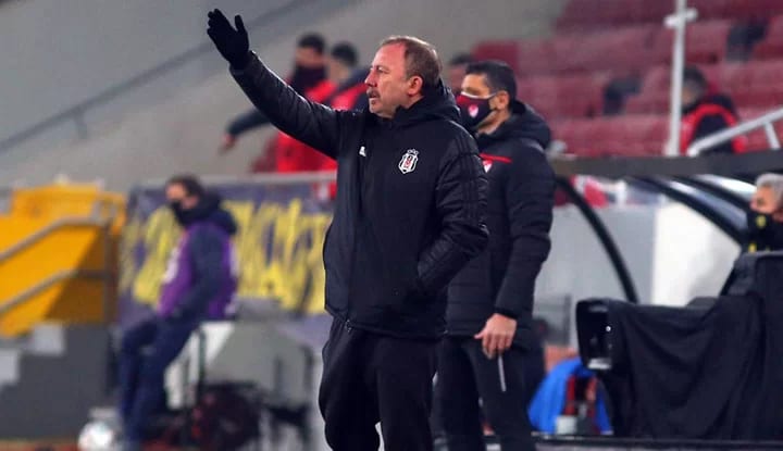 Sergen Yalçın'dan son dakika transfer açıklaması! Kaç tane transfer düşündüğünü açıkladı!