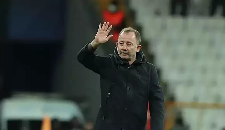 Sergen Yalçın’dan Hasan Arat sözleri! ‘‘Beşiktaş camiasını nasıl bu duruma getirdin?’’