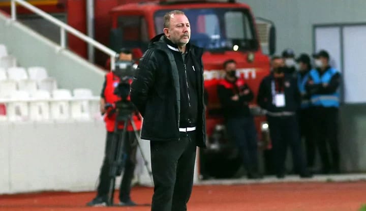 Sergen Yalçın'dan Aboubakar ve Larin açıklaması