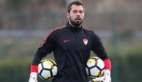 Serkan Kırıntılı'dan 1+1 yıllık imza!