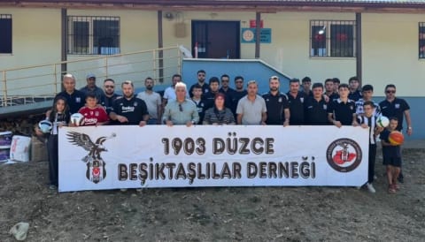 Siyah-Beyaz Dayanışma Köy Okulunu Şenlendirdi!