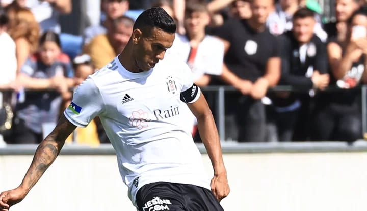 Skandal karar! Josef De Souza kırmızı kart gördü!