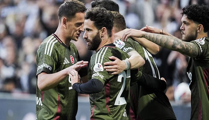 Solskjaer'den gelecek sezon ile ilgili açıklama! "Avrupa'ya gitmek önemli"