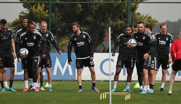 Beşiktaş'ın Alanyaspor maçı kamp kadrosu açıklandı