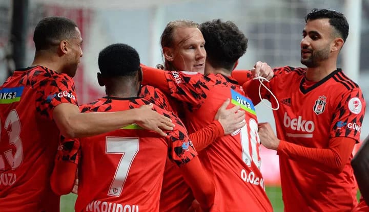 Beşiktaş'ın Ankaragücü maçı kamp kadrosu açıklandı!