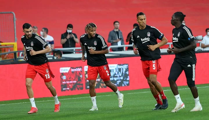 Beşiktaş'ın ilk 11'i belli oldu!