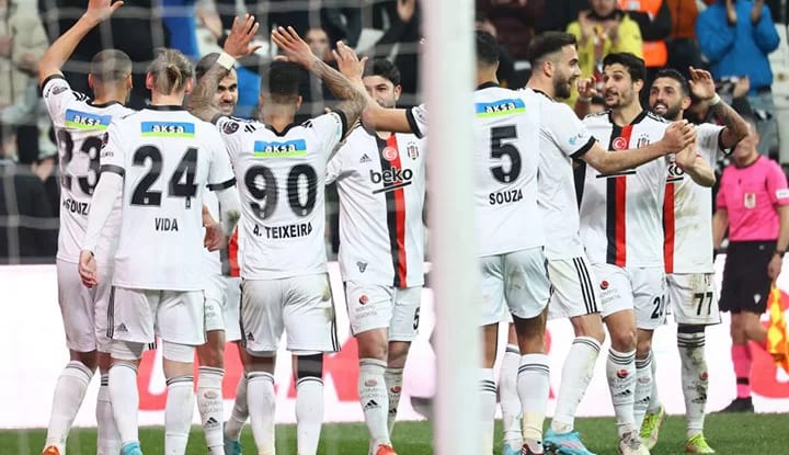 Beşiktaş'ın ilk 11'i belli oldu!