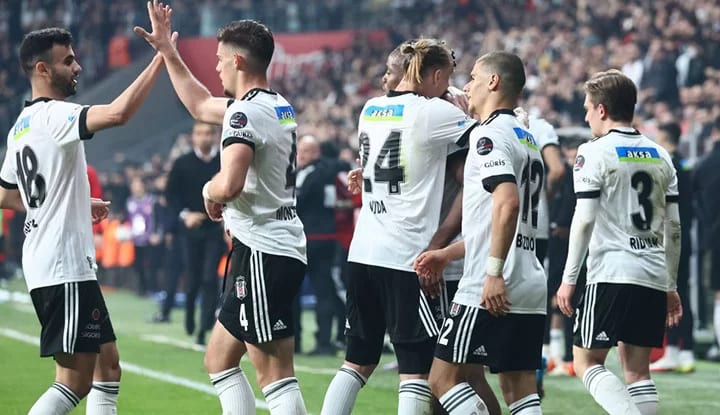 SON DAKİKA! Beşiktaş'ın ilk 11'i belli oldu