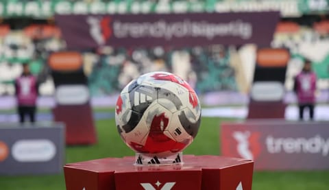 SON DAKİKA | Süper Lig'in ilk yarısında oynanacak derbi tarihleri açıklandı!