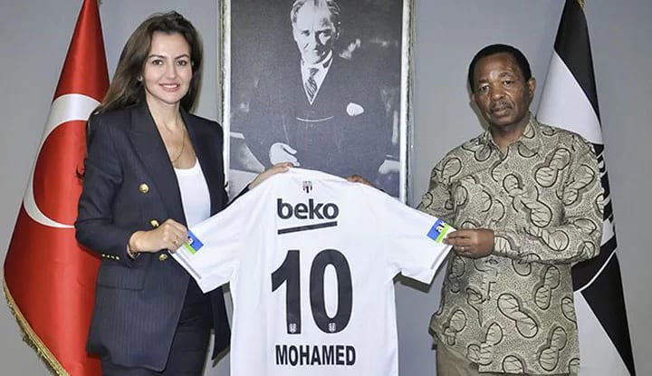 Tanzanya Birleşik Cumhuriyeti Büyükelçisi Yacoub Hassan Mohamed'den Beşiktaş Kulübü'ne ziyaret!