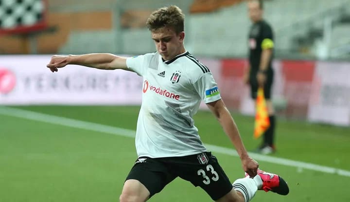 "Taraftarımızı ve camiamızı mutlu ettiysem ne mutlu bana"