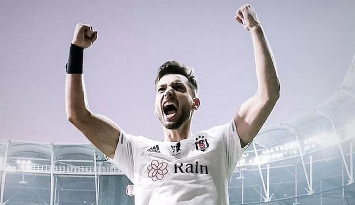 Tayyip Talha Sanuç'tan Beşiktaş taraftarına teşekkür!