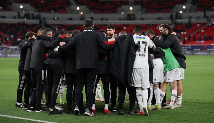 "Tebrikler evlat, kazanılan 3 kupada senin büyük emeğin var"