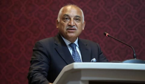 TFF Başkanından flaş açıklama! “Hakemin etrafını saran oyuncular kart görecek”