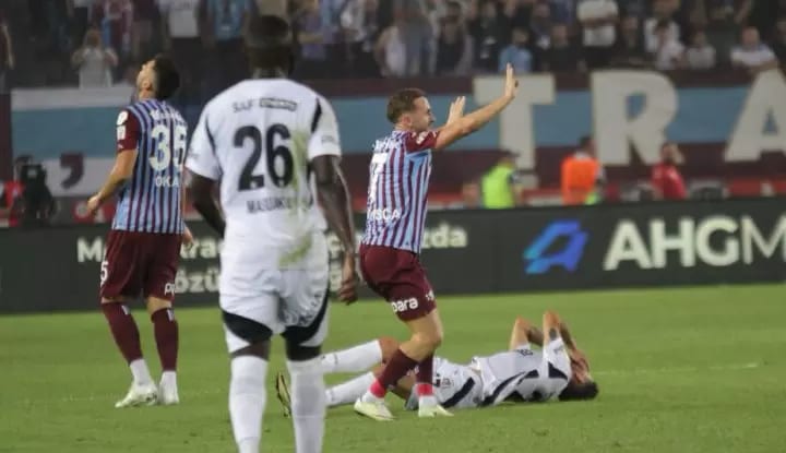 TFF, VAR kayıtlarını açıkladı! İşte Trabzonspor - Beşiktaş maçındaki pozisyonun perde arkası