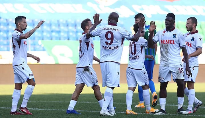 Trabzonspor'da Beşiktaş maçı öncesi şok! Yıldız isim oynayamayacak!