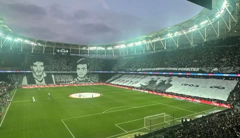 Tüpraş Stadyumu'nda Optik Başkan ve Mühendis Oktay koreografisi!