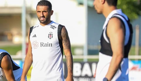 Umut Meraş, Beşiktaş'a ayrılık talebi iletti! İstanbul takımı transfer edecek!