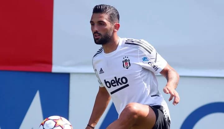 Umut Meraş'ın menajerinden flaş iddia! "Napoli ile görüşüyoruz"