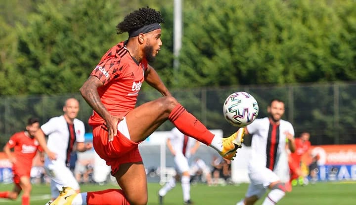 Valentin Rosier'in performansı beğenildi mi?